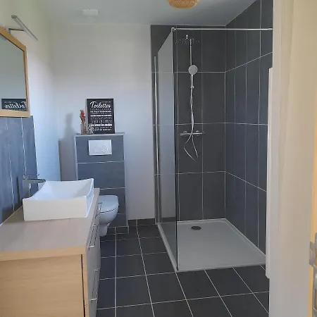 Шале Du Petit Pommier *